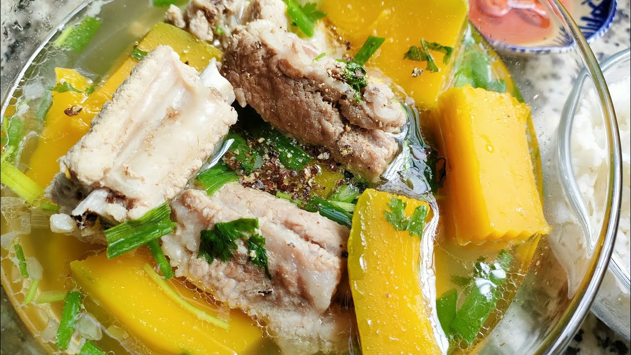 Canh sườn bí đỏ