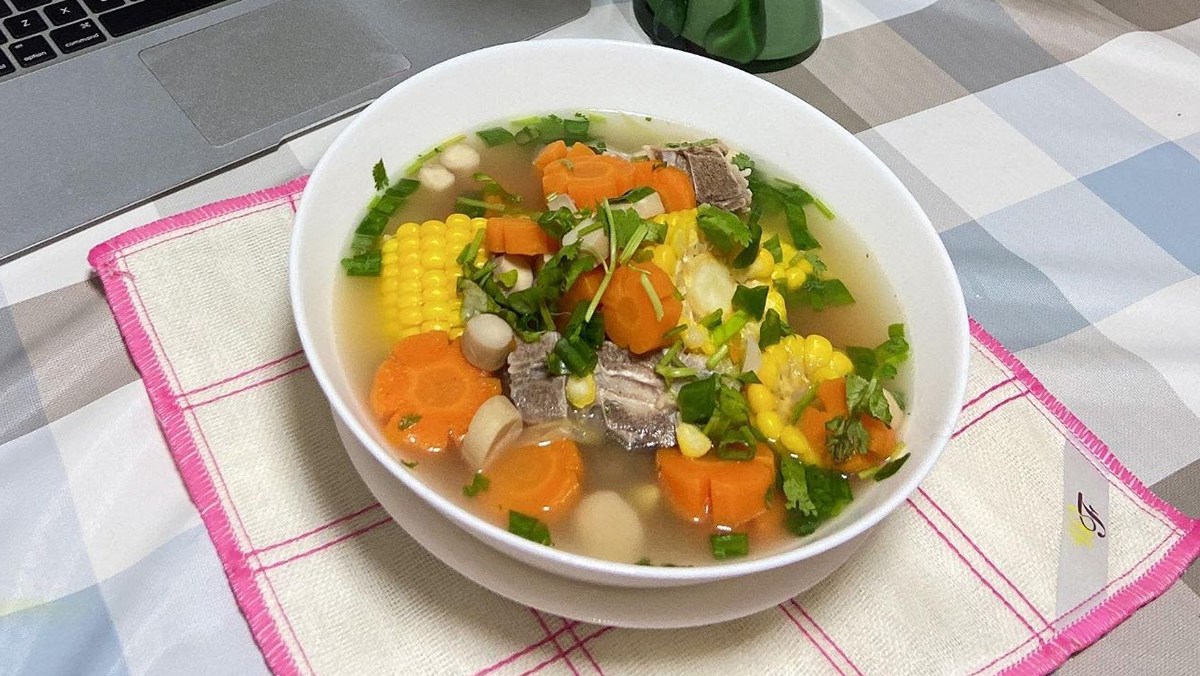Canh sườn hầm ngô