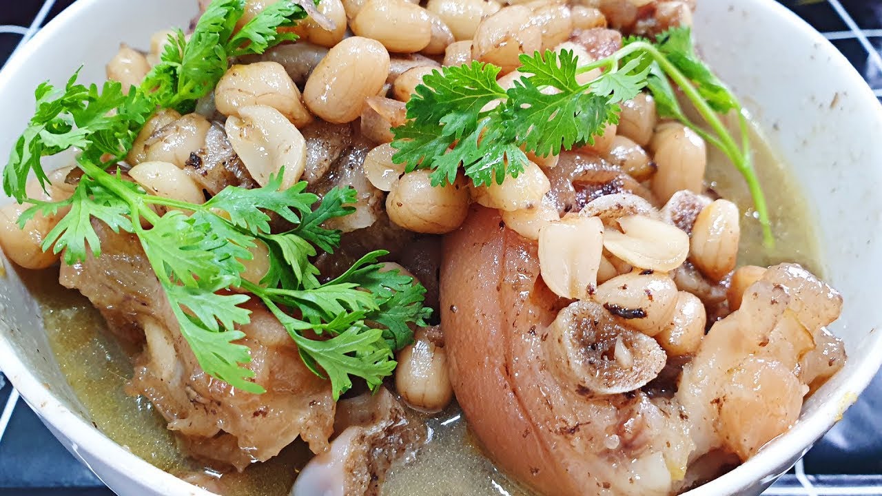 Giò heo hầm đậu phộng